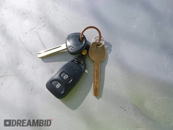 ✅ 2012 Hyundai Accent SE • VIN: KMHCU5AE8CU021180 • Лот: 43564562. Опубликован ранее на IAAI с пробегом 140 948 миль. Бесплатный доступ к архиву аукционных продаж из США и подробный отчёт об истории автомобиля на DreamBid. Изображение 11.