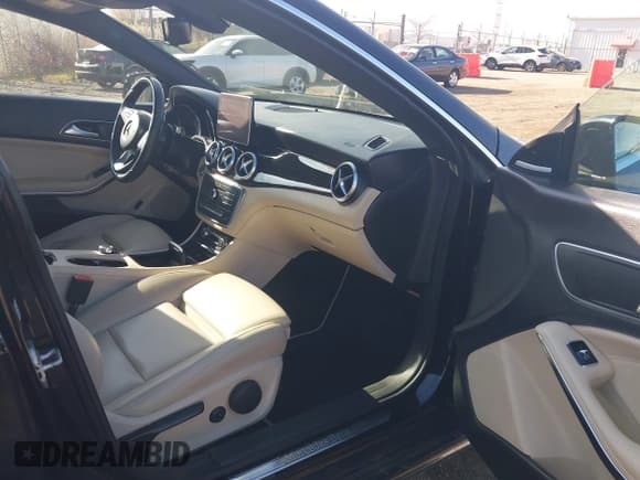 ✅ 2016 Mercedes-Benz CLA 250 • VIN: WDDSJ4GB5GN311172 • Lot: 43721013. Listed on IAAI with 128,261 mi. Free auction sales archive from the USA and detailed vehicle history report at DreamBid. Image 5.