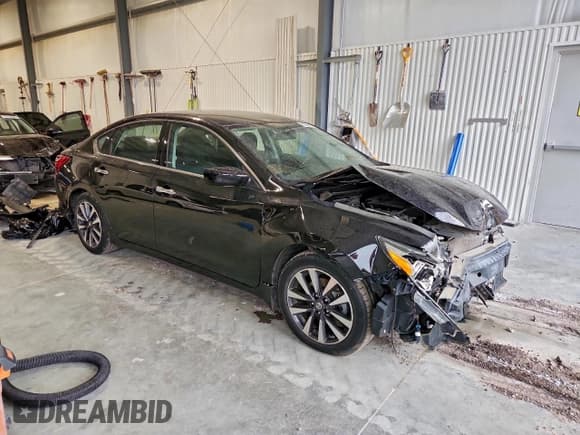 ✅ 2017 Nissan Altima SL • VIN: 1N4AL3AP6HC236497 • Lot: 92889615. Listed on Copart with 62,321 mi. Free auction sales archive from the USA and detailed vehicle history report at DreamBid. Image 4.
