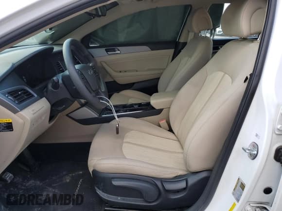 ✅ 2017 Hyundai Sonata SE • VIN: KMHE24L13HA057998 • Lot: 70349042. Listed on Copart with 88,385 mi. Free auction sales archive from the USA and detailed vehicle history report at DreamBid. Image 7.