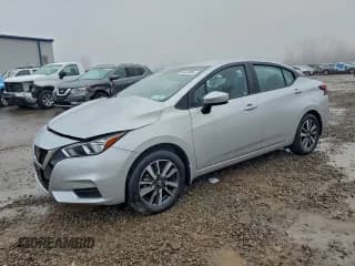 ✅ 2022 Nissan Versa SV • VIN: 3N1CN8EV2NL848623 • Lot: 94448695. Wystawiony na Copart z przebiegiem 18 233 mil. Bezpłatny archiwum sprzedaży aukcyjnych z USA i szczegółowy raport historii pojazdu na DreamBid. Zdjęcie 1.