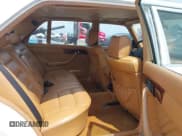 ✅ 1990 Mercedes-Benz 420 SEL • VIN: WDBCA35E2LA538213 • Лот: 42259120. Опубликован ранее на IAAI с пробегом 194 521 миль. Бесплатный доступ к архиву аукционных продаж из США и подробный отчёт об истории автомобиля на DreamBid. Изображение 8.