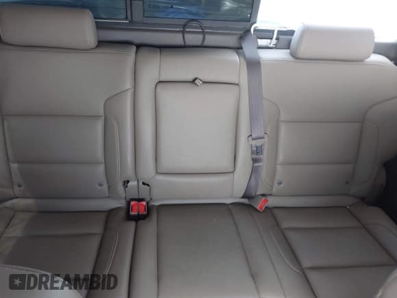 ✅ 2018 Chevrolet Silverado 1500 LTZ • VIN: 3GCUKSECXJG375885 • Lot: 42625190. Wystawiony na IAAI z przebiegiem Nie podano. Bezpłatny archiwum sprzedaży aukcyjnych z USA i szczegółowy raport historii pojazdu na DreamBid. Zdjęcie 8.