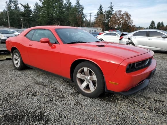 ✅ 2014 Dodge Challenger SXT • VIN: 2C3CDYAG9EH110483 • Lot: 92565885. Listed on Copart with 170,033 mi. Free auction sales archive from the USA and detailed vehicle history report at DreamBid. Image 4.