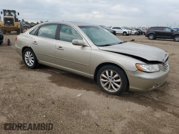 ✅ 2008 Hyundai Azera Limited • VIN: KMHFC46F98A320651 • Lot: 71115985. Listed on Copart with 202,609 mi. Free auction sales archive from the USA and detailed vehicle history report at DreamBid. Image 4.