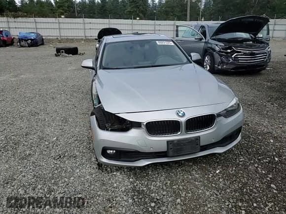 ✅ 2016 BMW 3 Series 320i • VIN: WBA8A9C55GK616073 • Lot: 69291225. Listed on Copart with 103,818 mi. Free auction sales archive from the USA and detailed vehicle history report at DreamBid. Image 14.