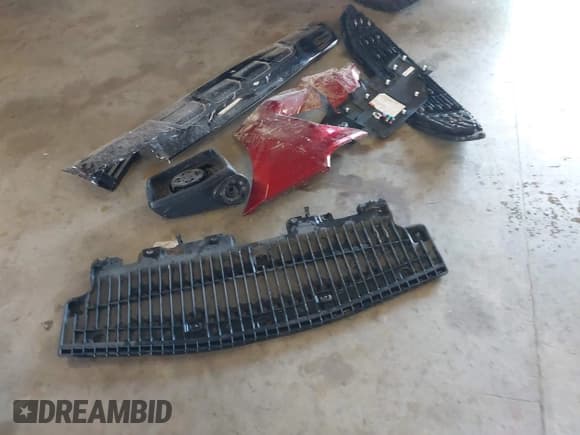 ✅ 2022 Chevrolet Silverado 1500 RST • VIN: 3GCUDEED0NG538893 • Lot: 42880421. Wystawiony na IAAI z przebiegiem Nie podano. Bezpłatny archiwum sprzedaży aukcyjnych z USA i szczegółowy raport historii pojazdu na DreamBid. Zdjęcie 12.