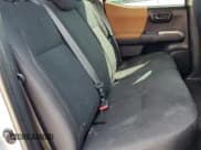 ✅ 2019 Toyota Tacoma TRD Sport • VIN: 3TMAZ5CN7KM080878 • Lot: 80464265. Wystawiony na Copart z przebiegiem 59 444 mil. Bezpłatny archiwum sprzedaży aukcyjnych z USA i szczegółowy raport historii pojazdu na DreamBid. Zdjęcie 10.