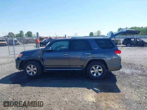 ✅ 2011 Toyota 4Runner SR5 • VIN: JTEZU5JR6B5020356 • Lot: 42003830. Wystawiony na IAAI z przebiegiem 465 318 mil. Bezpłatny archiwum sprzedaży aukcyjnych z USA i szczegółowy raport historii pojazdu na DreamBid. Zdjęcie 14.