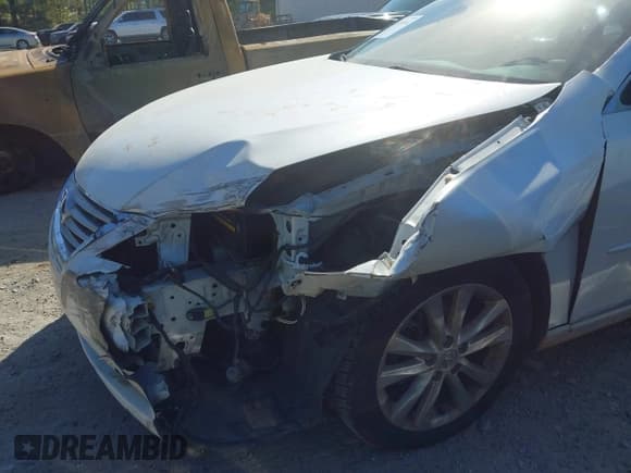 ✅ 2012 Lexus ES 330 • VIN: JTHBK1EG2C2506029 • Лот: 43339314. Опубликован ранее на IAAI с пробегом 250 000 миль. Бесплатный доступ к архиву аукционных продаж из США и подробный отчёт об истории автомобиля на DreamBid. Изображение 6.