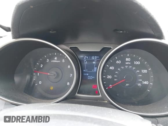 ✅ 2013 Hyundai Veloster w/Gray Int • VIN: KMHTC6AD8DU146035 • Lot: 41892703. Wystawiony na IAAI z przebiegiem 241 169 mil. Bezpłatny archiwum sprzedaży aukcyjnych z USA i szczegółowy raport historii pojazdu na DreamBid. Zdjęcie 7.