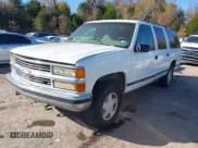 ✅ 1999 Chevrolet Suburban • VIN: 3GNFK16R1XG134206 • Lot: 43699019. Wystawiony na IAAI z przebiegiem 160 987 mil. Bezpłatny archiwum sprzedaży aukcyjnych z USA i szczegółowy raport historii pojazdu na DreamBid. Zdjęcie 2.
