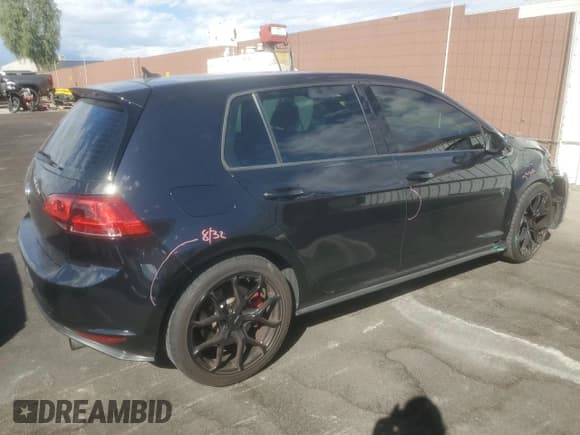 ✅ 2017 Volkswagen Golf GTI S • VIN: 3VW447AU7HM055406 • Lot: 86178015. Wystawiony na Copart z przebiegiem 76 094 mil. Bezpłatny archiwum sprzedaży aukcyjnych z USA i szczegółowy raport historii pojazdu na DreamBid. Zdjęcie 3.