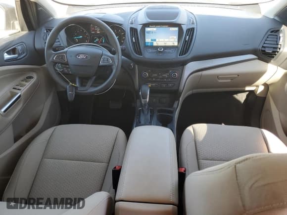 ✅ 2019 Ford Escape SE • VIN: 1FMCU0GD3KUA49954 • Lot: 92034105. Wystawiony na Copart z przebiegiem 15 369 mil. Bezpłatny archiwum sprzedaży aukcyjnych z USA i szczegółowy raport historii pojazdu na DreamBid. Zdjęcie 8.