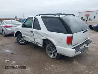 ✅ 2002 Chevrolet Blazer LS • VIN: 1GNCS18W42K105497 • Lot: 41572072. Wystawiony na IAAI z przebiegiem 142 486 mil. Bezpłatny archiwum sprzedaży aukcyjnych z USA i szczegółowy raport historii pojazdu na DreamBid. Zdjęcie 3.