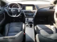 ✅ 2015 Hyundai Sonata Sport • VIN: 5NPE34ABXFH172617 • Lot: 69114845. Wystawiony na Copart z przebiegiem 81 736 mil. Bezpłatny archiwum sprzedaży aukcyjnych z USA i szczegółowy raport historii pojazdu na DreamBid. Zdjęcie 8.