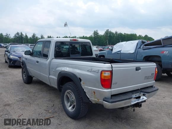 ✅ 2002 Mazda B-Series SE • VIN: 4F4ZR17U12TM06454 • Lot: 42463423. Wystawiony na IAAI z przebiegiem 68 561 mil. Bezpłatny archiwum sprzedaży aukcyjnych z USA i szczegółowy raport historii pojazdu na DreamBid. Zdjęcie 3.