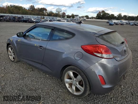 ✅ 2014 Hyundai Veloster • VIN: KMHTC6AD4EU184184 • Lot: 75909334. Wystawiony na Copart z przebiegiem 124 962 mil. Bezpłatny archiwum sprzedaży aukcyjnych z USA i szczegółowy raport historii pojazdu na DreamBid. Zdjęcie 2.
