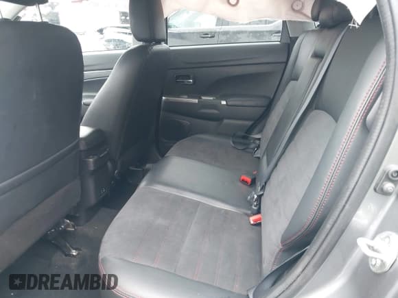 ✅ 2022 Mitsubishi Outlander SE • VIN: JA4APVAU9NU003522 • Lot: 43233719. Wystawiony na IAAI z przebiegiem 65 803 mil. Bezpłatny archiwum sprzedaży aukcyjnych z USA i szczegółowy raport historii pojazdu na DreamBid. Zdjęcie 8.