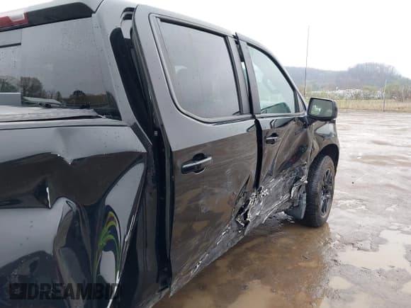 ✅ 2023 Chevrolet Silverado 1500 RST • VIN: 1GCUDEED5PZ265761 • Lot: 41977542. Listed on IAAI with 18,077 mi. Free auction sales archive from the USA and detailed vehicle history report at DreamBid. Image 21.