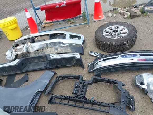 ✅ 2019 Ford F-250 XL • VIN: 1FT7W2B62KEG36595 • Lot: 42514444. Listed on IAAI with 40,464 mi. Free auction sales archive from the USA and detailed vehicle history report at DreamBid. Image 19.