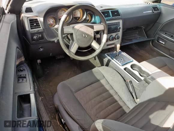 2010 Dodge Challenger SE z VIN 2B3CJ4DV3AH272726, wystawiony jako Copart lot #81085805 z przebiegiem 140 800 mil mil oraz Szkoda całkowita • Salvage title. Historia ofert i sprzedaży dostępna na DreamBid. Obrazek 8.