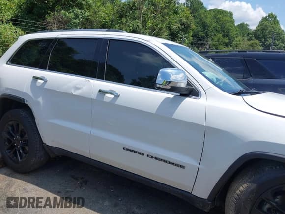 ✅ 2020 Jeep Grand Cherokee Limited • VIN: 1C4RJEBG3LC265820 • Lot: 42797967. Listed on IAAI with 99,220 mi. Free auction sales archive from the USA and detailed vehicle history report at DreamBid. Image 13.