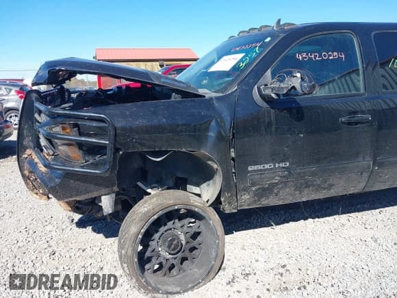 ✅ 2014 Chevrolet Silverado 2500HD LTZ • VIN: 1GC1KYE89EF133257 • Lot: 43420254. Listed on IAAI with 198,864 mi. Free auction sales archive from the USA and detailed vehicle history report at DreamBid. Image 19.