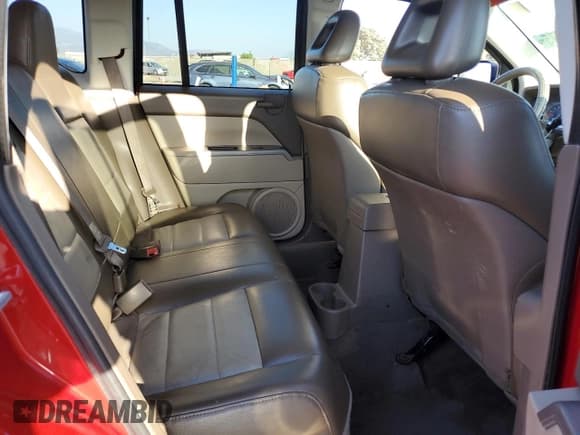 ✅ 2007 Jeep Compass Limited • VIN: 1J8FF57W27D205170 • Лот: 85725475. Опубликован ранее на Copart с пробегом 153 975 миль. Бесплатный доступ к архиву аукционных продаж из США и подробный отчёт об истории автомобиля на DreamBid. Изображение 11.