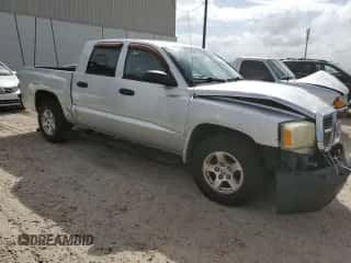 2005 Dodge Dakota SLT с VIN 1D7HE48K35S337930, выставлен на аукционе Copart как лот 79175974 с пробегом 114 816 миль миль и Списание • Salvage title. История ставок и продаж доступна на DreamBid. Изображение 4.