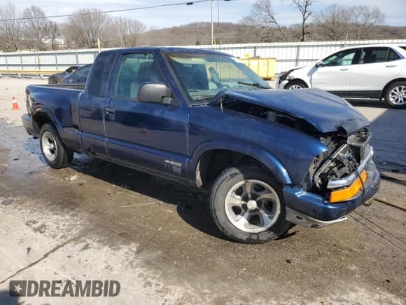 ✅ 2001 Chevrolet S-10 LS • VIN: 1GCCS19W618164778 • Лот: 47121435. Опубликован ранее на Copart с пробегом 309 850 миль. Бесплатный доступ к архиву аукционных продаж из США и подробный отчёт об истории автомобиля на DreamBid. Изображение 4.