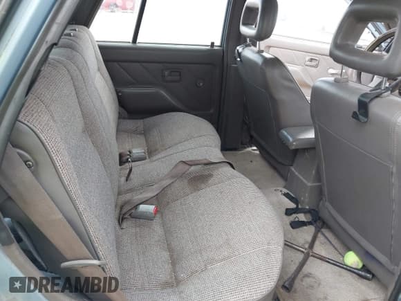 ✅ 1992 Isuzu Rodeo • VIN: 4S2CG58Z0N4308525 • Lot: 42659883. Listed on IAAI with 224,998 mi. Free auction sales archive from the USA and detailed vehicle history report at DreamBid. Image 8.