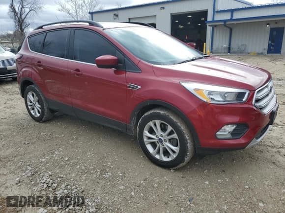 ✅ 2018 Ford Escape SE • VIN: 1FMCU9GD1JUC72707 • Lot: 47829264. Wystawiony na Copart z przebiegiem 96 341 mil. Bezpłatny archiwum sprzedaży aukcyjnych z USA i szczegółowy raport historii pojazdu na DreamBid. Zdjęcie 4.