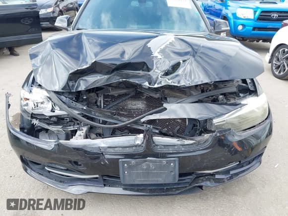 ✅ 2016 BMW 3 Series 328i • VIN: WBA8E9C57GK645661 • Lot: 41933277. Listed on IAAI with 144,996 mi. Free auction sales archive from the USA and detailed vehicle history report at DreamBid. Image 6.