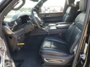 ✅ 2022 Jeep Grand Wagoneer Series II • VIN: 1C4SJVFJ5NS194152 • Lot: 64996304. Wystawiony na Copart z przebiegiem Nie podano. Bezpłatny archiwum sprzedaży aukcyjnych z USA i szczegółowy raport historii pojazdu na DreamBid. Zdjęcie 7.