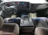 ✅ 2006 GMC Sierra 1500 SL • VIN: 2GTEK13V261344441 • Лот: 91567465. Опубликован ранее на Copart с пробегом 227 895 миль. Бесплатный доступ к архиву аукционных продаж из США и подробный отчёт об истории автомобиля на DreamBid. Изображение 8.