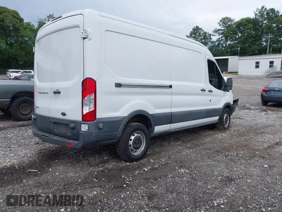 ✅ 2016 Ford Transit Cargo • VIN: 1FTYR2CG7GKA81977 • Lot: 42544746. Listed on IAAI with 199,322 mi. Free auction sales archive from the USA and detailed vehicle history report at DreamBid. Image 4.