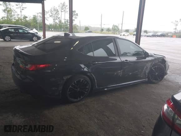 2025 Toyota Camry LE z VIN 4T1DAACK3SU168935, wystawiony jako IAAI lot #43426255 z przebiegiem 8 829 mil mil oraz . Historia ofert i sprzedaży dostępna na DreamBid. Obrazek 13.