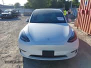 ✅ 2023 Tesla Model Y Performance • VIN: 7SAYGDEF0PF811542 • Lot: 43340864. Wystawiony na IAAI z przebiegiem 20 189 mil. Bezpłatny archiwum sprzedaży aukcyjnych z USA i szczegółowy raport historii pojazdu na DreamBid. Zdjęcie 12.