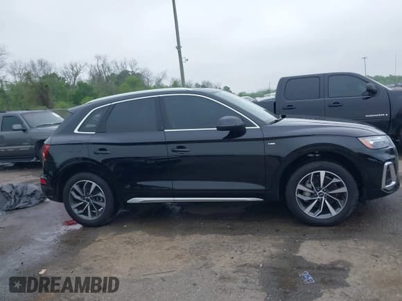 ✅ 2024 Audi Q5 S line Premium • VIN: WA1GAAFY0R2145033 • Лот: 41817546. Опубликован ранее на IAAI с пробегом 1 277 миль. Бесплатный доступ к архиву аукционных продаж из США и подробный отчёт об истории автомобиля на DreamBid. Изображение 13.