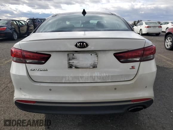 ✅ 2018 Kia Optima S • VIN: 5XXGT4L35JG244939 • Lot: 91157225. Listed on Copart with 88,194 mi. Free auction sales archive from the USA and detailed vehicle history report at DreamBid. Image 6.