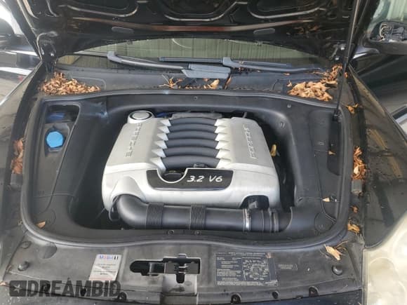 ✅ 2005 Porsche Cayenne • VIN: WP1AA29P05LA24316 • Lot: 60522815. Wystawiony na Copart z przebiegiem 168 668 mil. Bezpłatny archiwum sprzedaży aukcyjnych z USA i szczegółowy raport historii pojazdu na DreamBid. Zdjęcie 12.