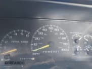 ✅ 2000 GMC Sierra 2500 • VIN: 1GTGK24R3YR101344 • Lot: 43526425. Wystawiony na IAAI z przebiegiem 136 379 mil. Bezpłatny archiwum sprzedaży aukcyjnych z USA i szczegółowy raport historii pojazdu na DreamBid. Zdjęcie 7.