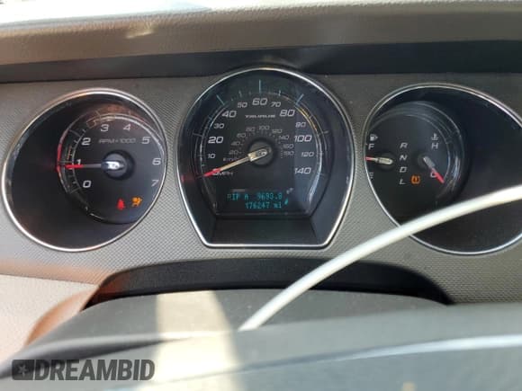 ✅ 2011 Ford Taurus SE • VIN: 1FAHP2DW5BG180603 • Lot: 87369855. Wystawiony na Copart z przebiegiem 176 247 mil. Bezpłatny archiwum sprzedaży aukcyjnych z USA i szczegółowy raport historii pojazdu na DreamBid. Zdjęcie 9.