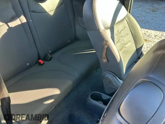 ✅ 2015 FIAT 500 Pop • VIN: 3C3CFFAR4FT750030 • Лот: 97103705. Опубликован ранее на Copart с пробегом 106 759 миль. Бесплатный доступ к архиву аукционных продаж из США и подробный отчёт об истории автомобиля на DreamBid. Изображение 6.