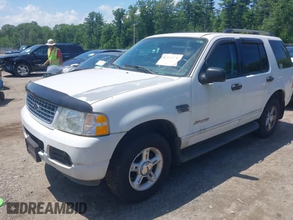 ✅ 2004 Ford Explorer XLT • VIN: 1FMZU73E24UC09391 • Lot: 42549570. Listed on IAAI with 140,400 mi. Free auction sales archive from the USA and detailed vehicle history report at DreamBid. Image 2.