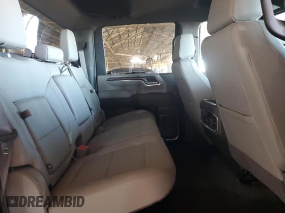 ✅ 2024 Chevrolet Silverado 1500 • VIN: 2GC4WPE74R1148801 • Лот: 91170115. Опубликован ранее на Copart с пробегом 17 885 миль. Бесплатный доступ к архиву аукционных продаж из США и подробный отчёт об истории автомобиля на DreamBid. Изображение 10.