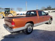 ✅ 2000 Dodge Dakota • VIN: 1B7GL22X2YS626466 • Lot: 49887805. Wystawiony na Copart z przebiegiem 141 121 mil. Bezpłatny archiwum sprzedaży aukcyjnych z USA i szczegółowy raport historii pojazdu na DreamBid. Zdjęcie 3.