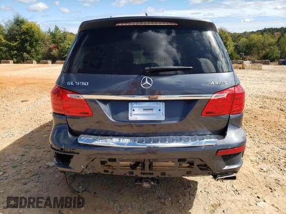 ✅ 2015 Mercedes-Benz GL 550 • VIN: 4JGDF7DE4FA569379 • Lot: 82446615. Wystawiony na Copart z przebiegiem 137 481 mil. Bezpłatny archiwum sprzedaży aukcyjnych z USA i szczegółowy raport historii pojazdu na DreamBid. Zdjęcie 6.