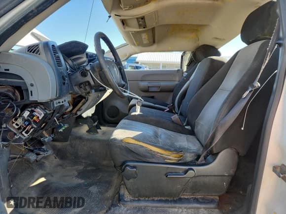 ✅ 2009 Chevrolet Silverado 2500HD Work Truck • VIN: 1GCHC44K49E130957 • Лот: 90856925. Опубликован ранее на Copart с пробегом 231 094 миль. Бесплатный доступ к архиву аукционных продаж из США и подробный отчёт об истории автомобиля на DreamBid. Изображение 7.